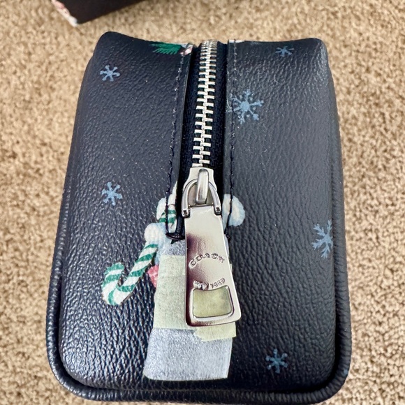 Coach purse☃️ Printed coated canvas and smooth leather snowman tote bag - Picture 9 of 12